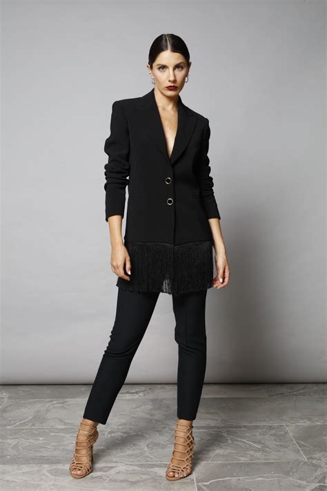 tailleur giacca e pantaloni eleganti zara|6 tailleur Zara perfetti per questo Autunno .